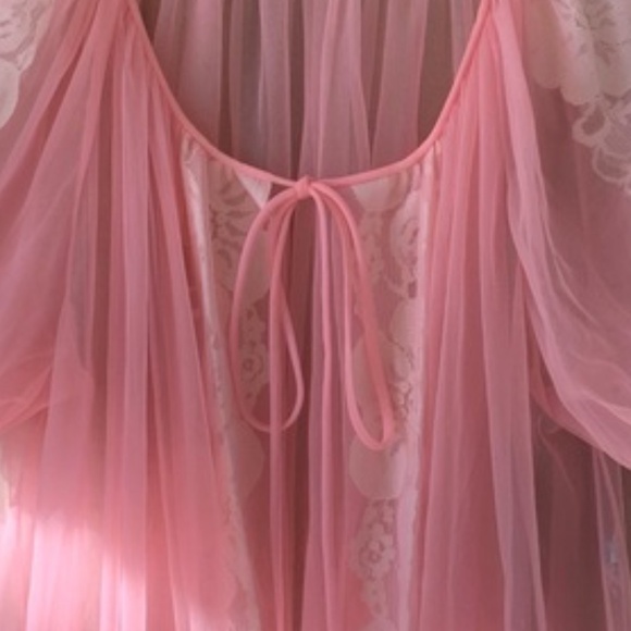 PINK Mad Men era Nylon Peignoir . Cute and sensual. Vintage Flowing Chiffon… - Picture 3 of 8
